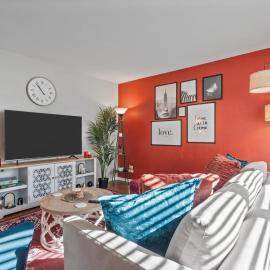 Passionate 2BD TCU Walkable