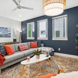 The Charm 2BD In the Heart of Magnolia