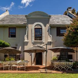 Spacious Family Holiday Home with Garden & Patio Wynberg, Cape Town