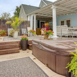 2 Mi to Dtwn: Charming Sandusky Getaway w/ Hot Tub, hotel en Sandusky