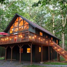 Gorgeous Chalet in the Poconos w/ Hot Tub!