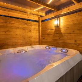 Private Hot Tub - Garden Terrace - Free Parking - Zen & Bubbles, hotel sa Edinburgh