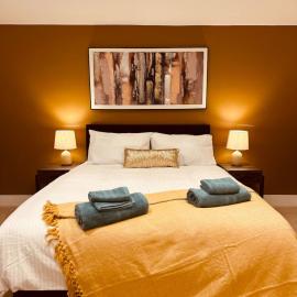 LivinSpace- Modern and spacious 2 bed flat in Central Sutton, hotel di Sutton