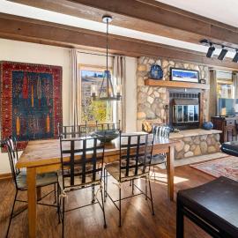 Mountain Views From This Plaza Condo - Sleeps 6 Condo, khách sạn ở Crested Butte