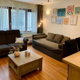 Relaxed coastal stay - steps from beach & center, hotell i Oostende