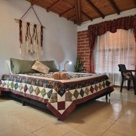 Casa Amaru Rooms, hotel din Guarne