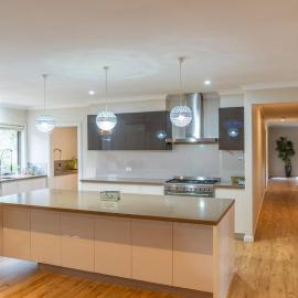 Modern Spacious 4BR Home by a 24Hour Cafe and IGA Ballarat