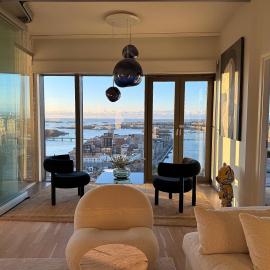 100m2 Luxury Skyscraper Apartment with Amazing view over Helsinki, hotel in Helsinki