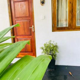 Kawi Holiday Home - Sea Breeze stay, hotel a Batigama