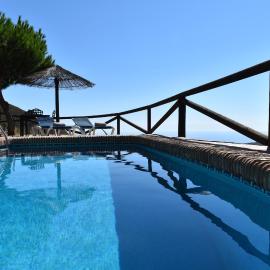 Finca La Sierra with private Pool, hotel in Cómpeta