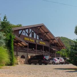 BRB Park Hotel, מלון בVizhenka