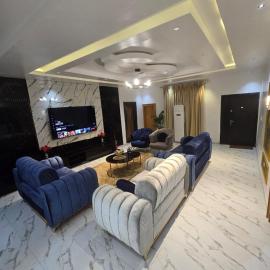 Eperorsuits، فندق في Ikot Omin