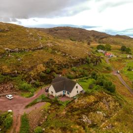 Applecross B&B and Luxury Self Catering Cabins free parking, хотел в Епълкрос