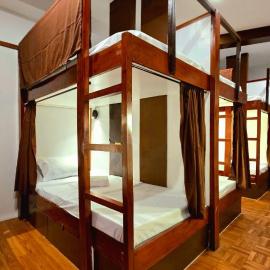 Aurora Hostel Inn, hotel en Boracay