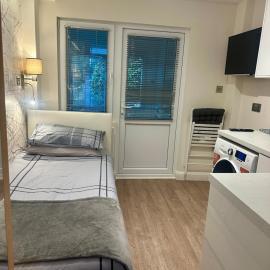 Unique space in Edgware, hotel a Stone Grove