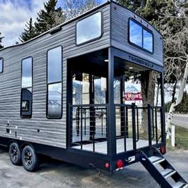 Viesnīca Chic Tiny House with Lofted Interior Perfect for a Family Escape in Texas pilsētā Quitman