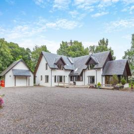 Bridge House, hotelli kohteessa Evanton