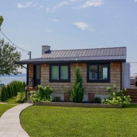 Long Beach Cottage, hotel in Charlestown