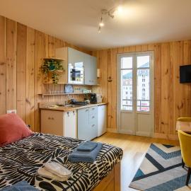 Le Chalet du sanctuaire vue sur le Gave de Pau, hotel a Lourdes