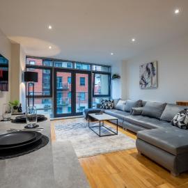 Spacious 2BR Apt - City Centre - Balcony - Parking, hotel v destinaci Central Station