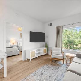 Suite near Disney, free parking and shuttle to Parks