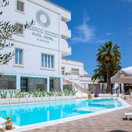Bianco Riccio Suite Hotel, hotell i Savelletri di Fasano