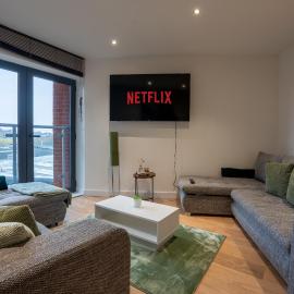 Large 2BR Flat in Heart of City - Sleeps 10, hotel in Central Station