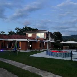 Colombia Escape - Cafe Acapulco Extasis, hotelli kohteessa Viterbo