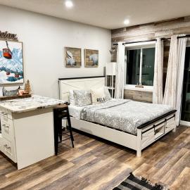 Granite Kitchen Studio Indoor Pool Near Loon, hotel in Lincoln