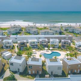 Villas The Tides by Playa Caracol Resorts، فندق في بونتا شامي