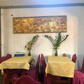 Huayun Primier Hotel, hotel u gradu 'Accra'