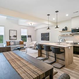 1 Bdrm Luxe Apartment in Niagara