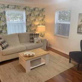 Bright Delray Beach Home-walk to Atlantic Ave, hotel in Delray Beach