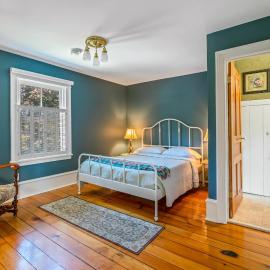 Guestroom 1842 - Hot Tub Historic Home Steps to Everything NOTL