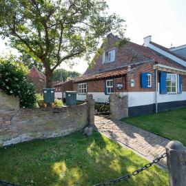 Charming house in Westenschouwen, hotel in Burgh Haamstede