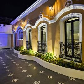 Remfort Hotel Antigua, מלון בסנטה אנה