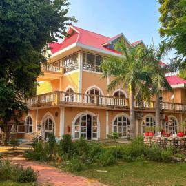 Prakriti Farms, hotel sa Rūpnagar