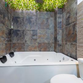 Apartamento con Jacuzzi privado Cerca al Metro y al Mayorca, hotel i Envigado