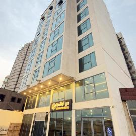 فندق درر الراشدية, hotell sihtkohas Az Zahrāʼ