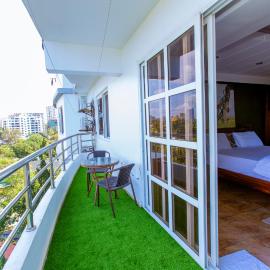 Tima Residence Shared kitchen & Living Area with Seaview 25 min from Airport