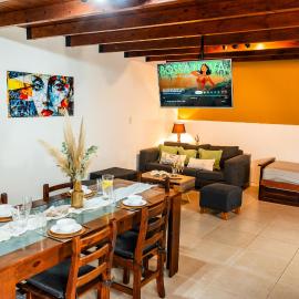 Casa tipo Estudio de concepto abierto, Centrica, Parrilla, Cochera Privada y Portón Eléctrico, khách sạn ở San Nicolás de los Arroyos