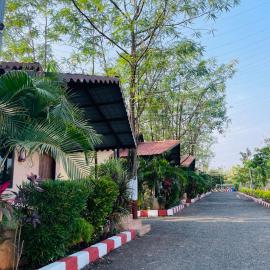ShreeVan Resort By Sk, хотел в Chitrāwal
