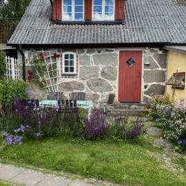 Eternellgårdens Lägenhet, Stenshuvudsvägen , Kivik, hotel in Kivik