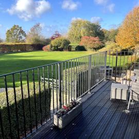Greenfinch Lodge, hotel in Norton Heath
