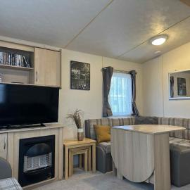 3 bedroom 8 berth Standard Basic caravans with Hot Tub,Mountain Bikes, hotel u gradu 'Tattershall'