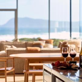 Cloudy Bay Beach House - Luxury Escape in Bruny Island, hotel in South Bruny