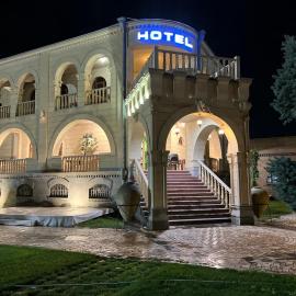 Otyak Plaza, hotel em Pʼarakʼar