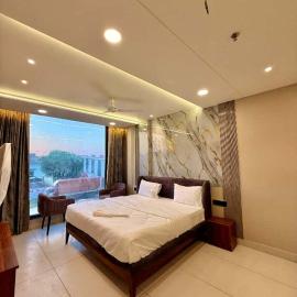 Hotel Amora Royale