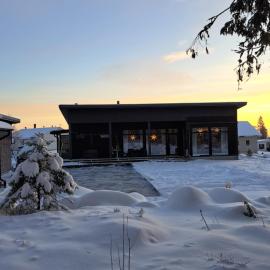 Arctic Giantlog Villa with private ice rink