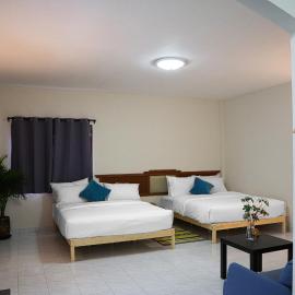 Friends Retreat - Phuket Airport, hotel in Ban Bo Han
